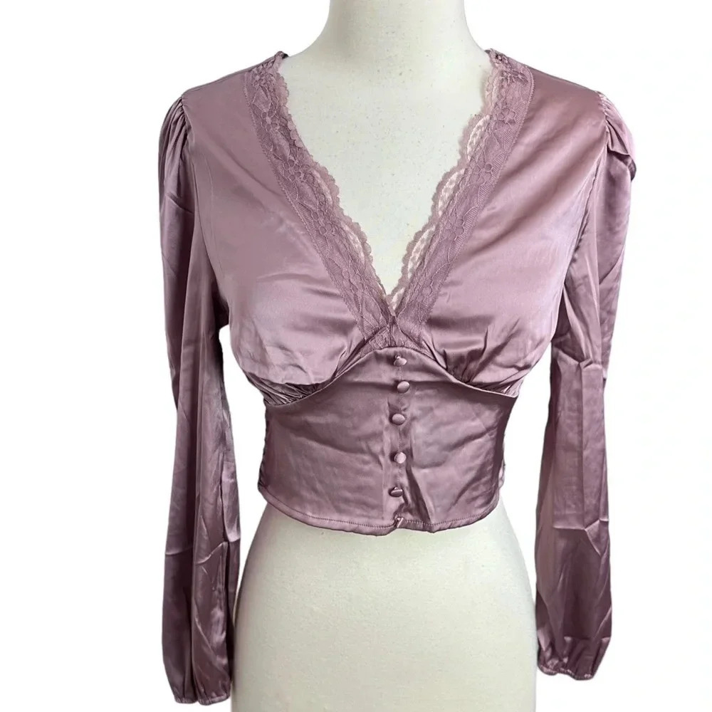 Love Tree Crop Blouse S Mauve Satin‎ Lace Trim Long Sleeve Smocked Back V-Neck
